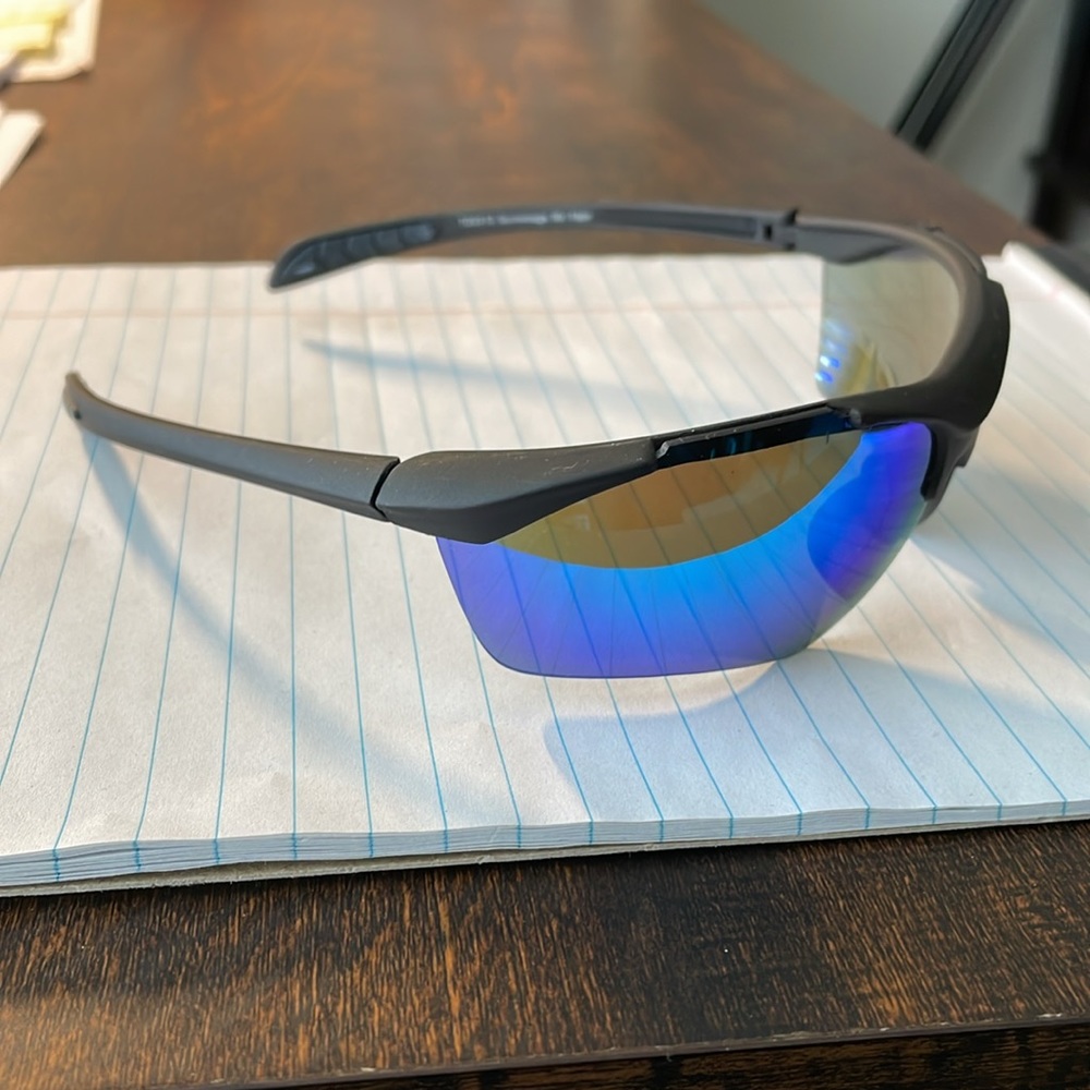 Foster Grant sunglasses - Picture 5 of 9